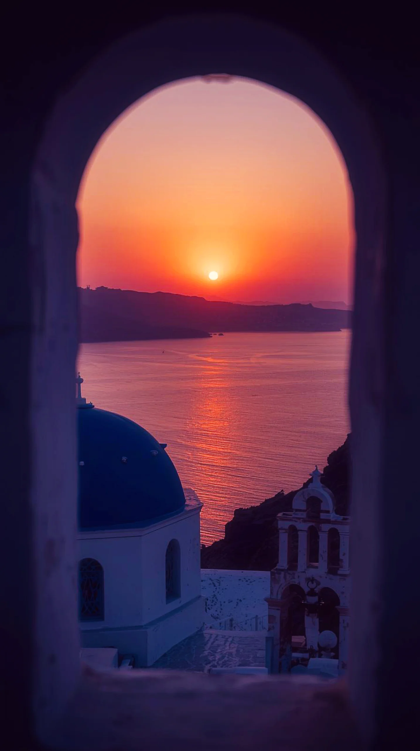 Santorini sunset iPhone wallpaper 4k, cute 4k wallpaper for iphone, 4k backgrounds, and 4k wallpaper for mobile.